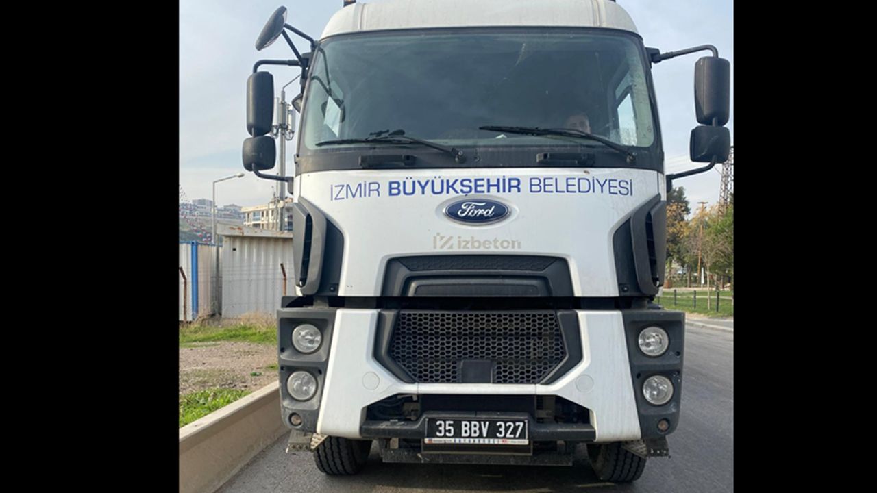 Çiğli’de mahalleli yol kesiti: Çöp gerginliği!