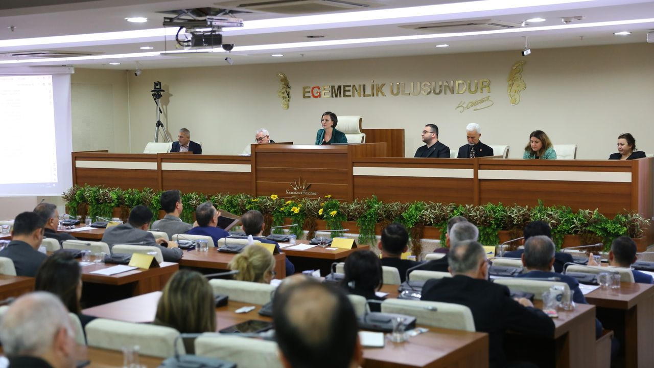 Karabağlar Meclisi’nde gündem, Fahrettin Altay… “58 mahallemiz de gözbebeğimizdir!”
